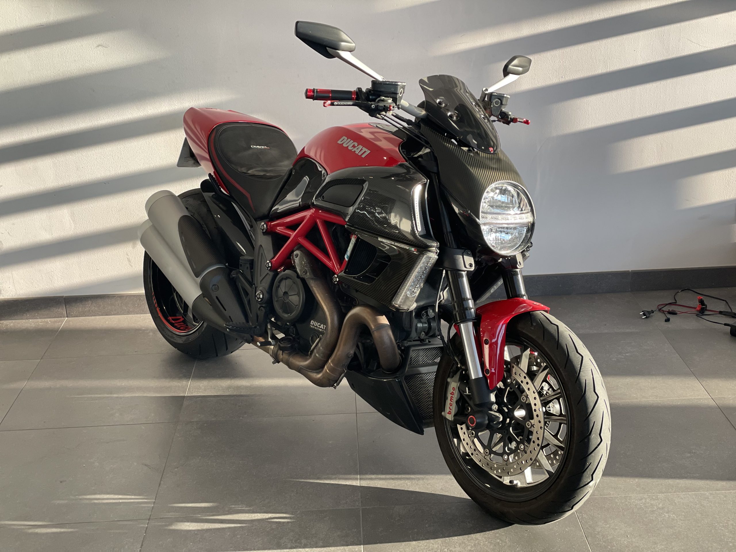 Acheter une DUCATI DIAVEL 1200 ABS RED